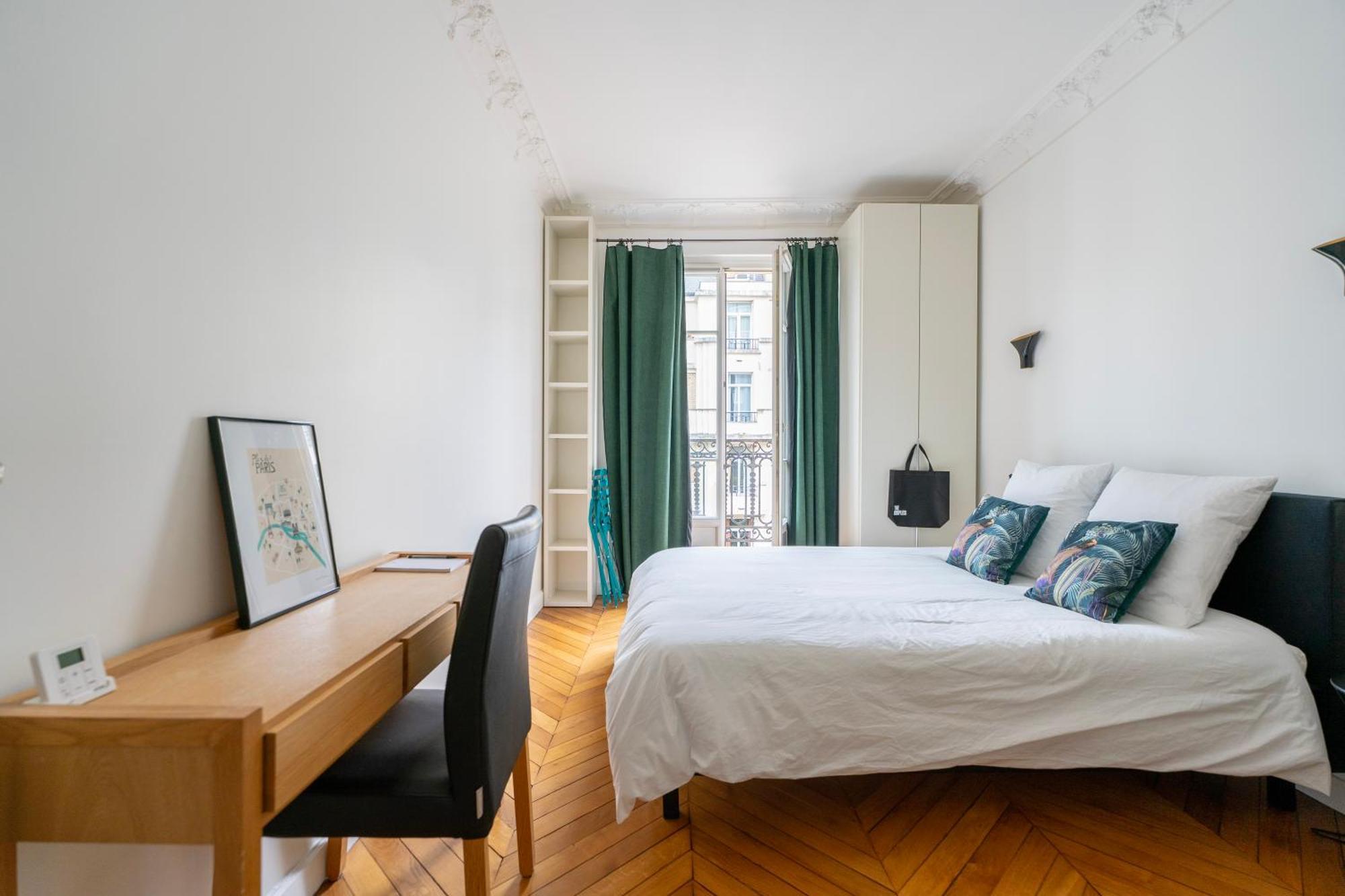 Luxury And Comfort In The Heart Of Appartamento Parigi